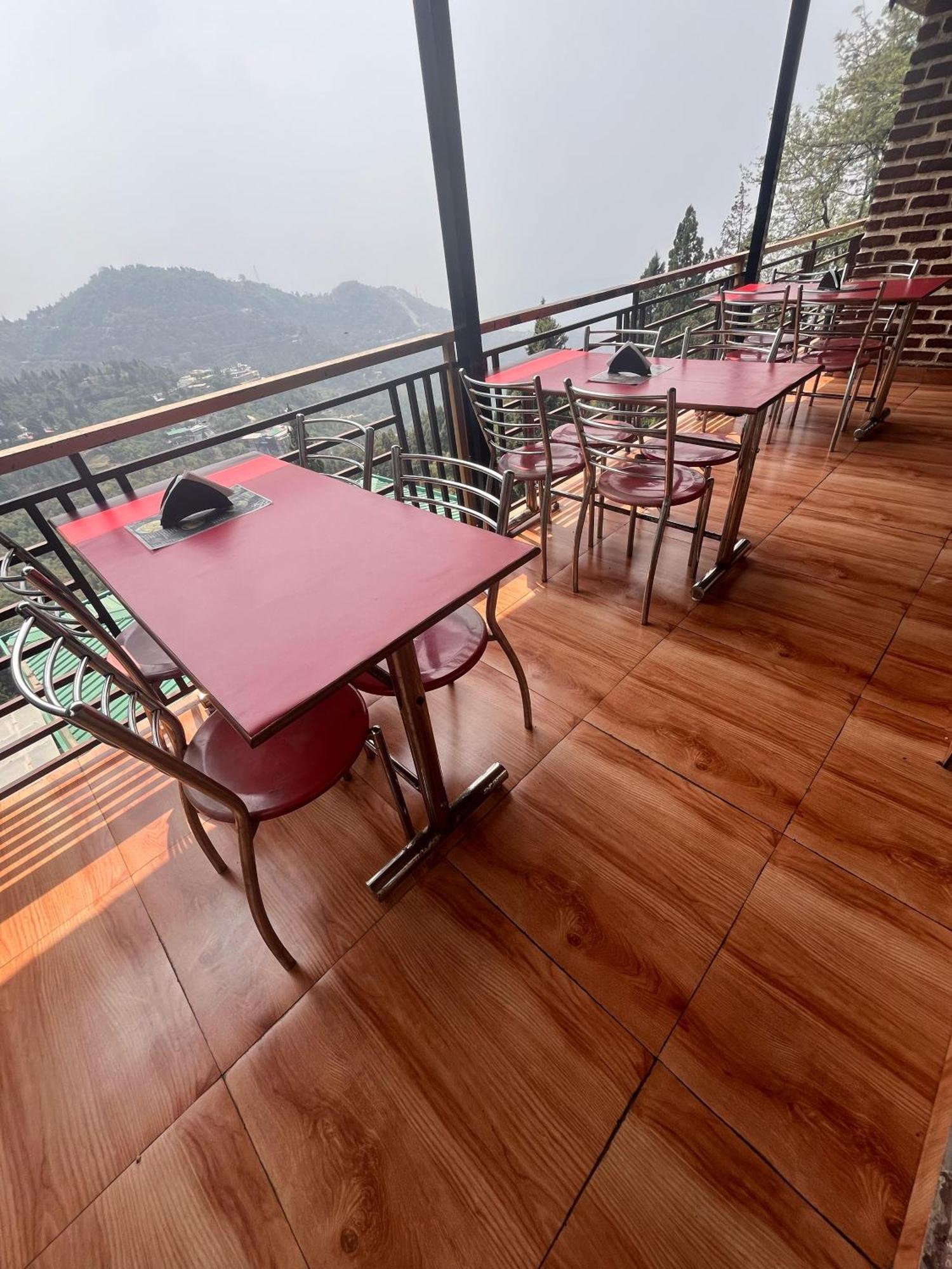 Royal Hill Inn Mussoorie Eksteriør billede