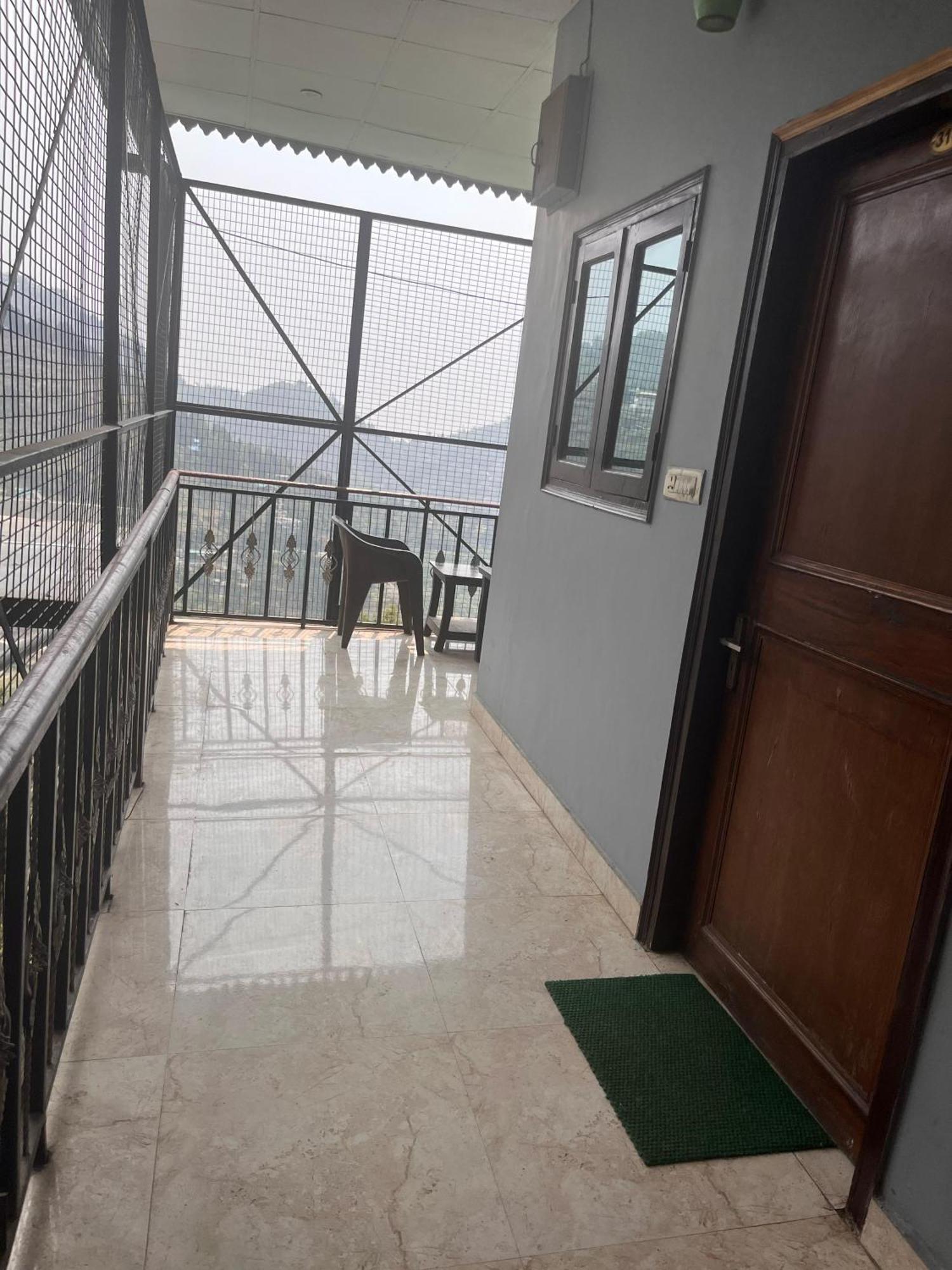 Royal Hill Inn Mussoorie Eksteriør billede