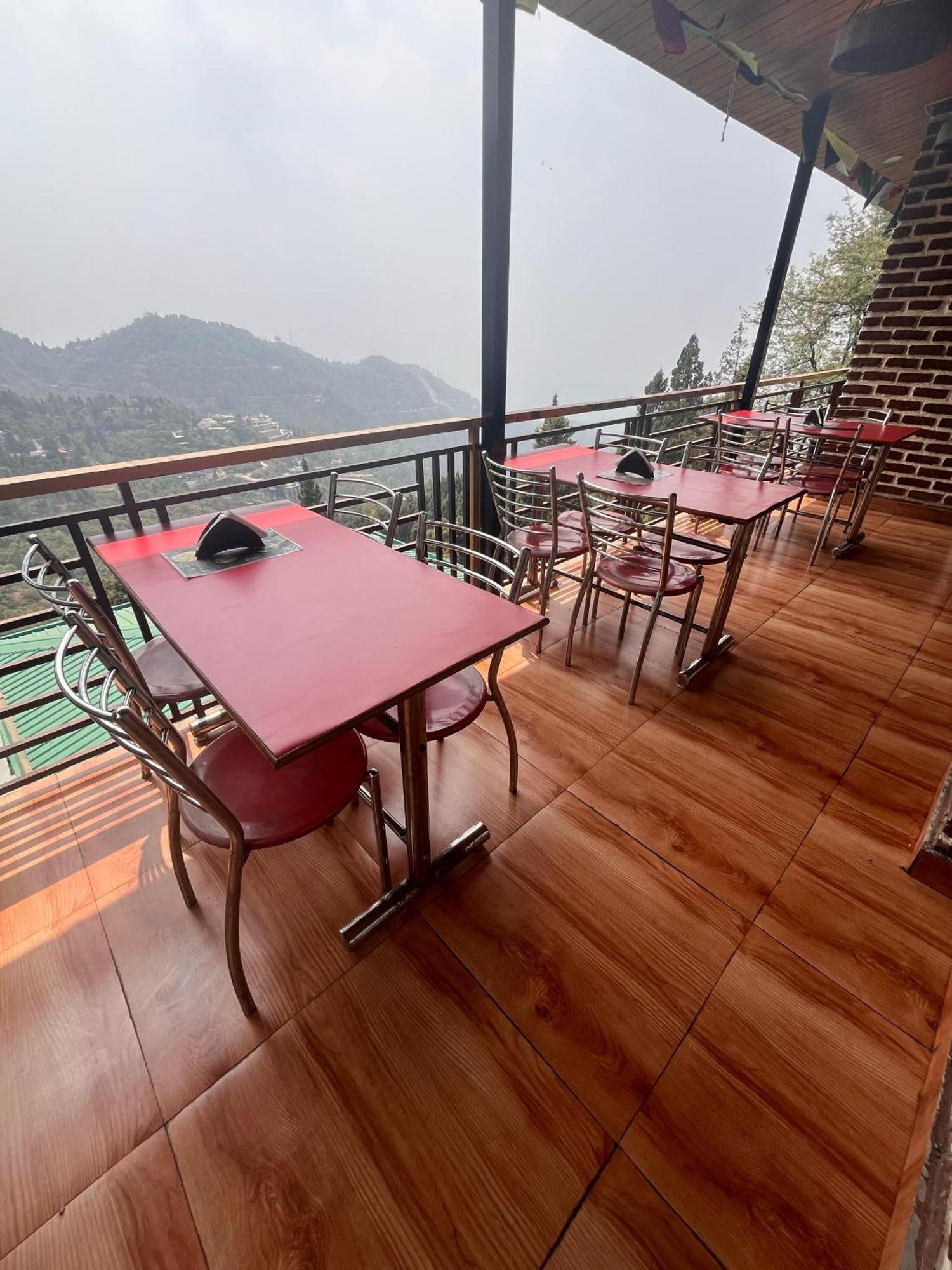 Royal Hill Inn Mussoorie Eksteriør billede