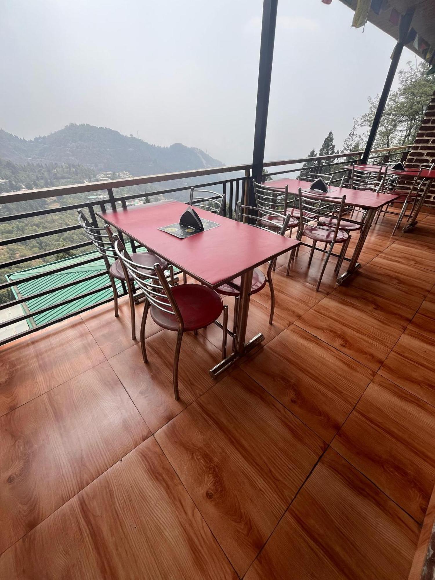 Royal Hill Inn Mussoorie Eksteriør billede